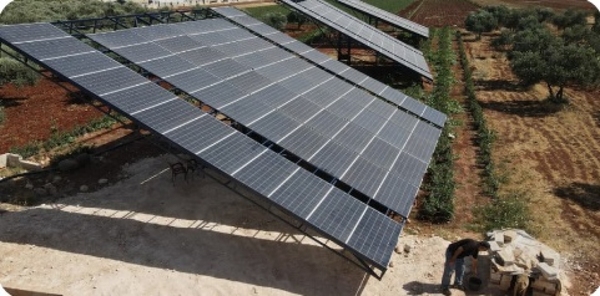 Champ solaire : une installation photovoltaïque innovante pour relancer l’agriculture en Syrie