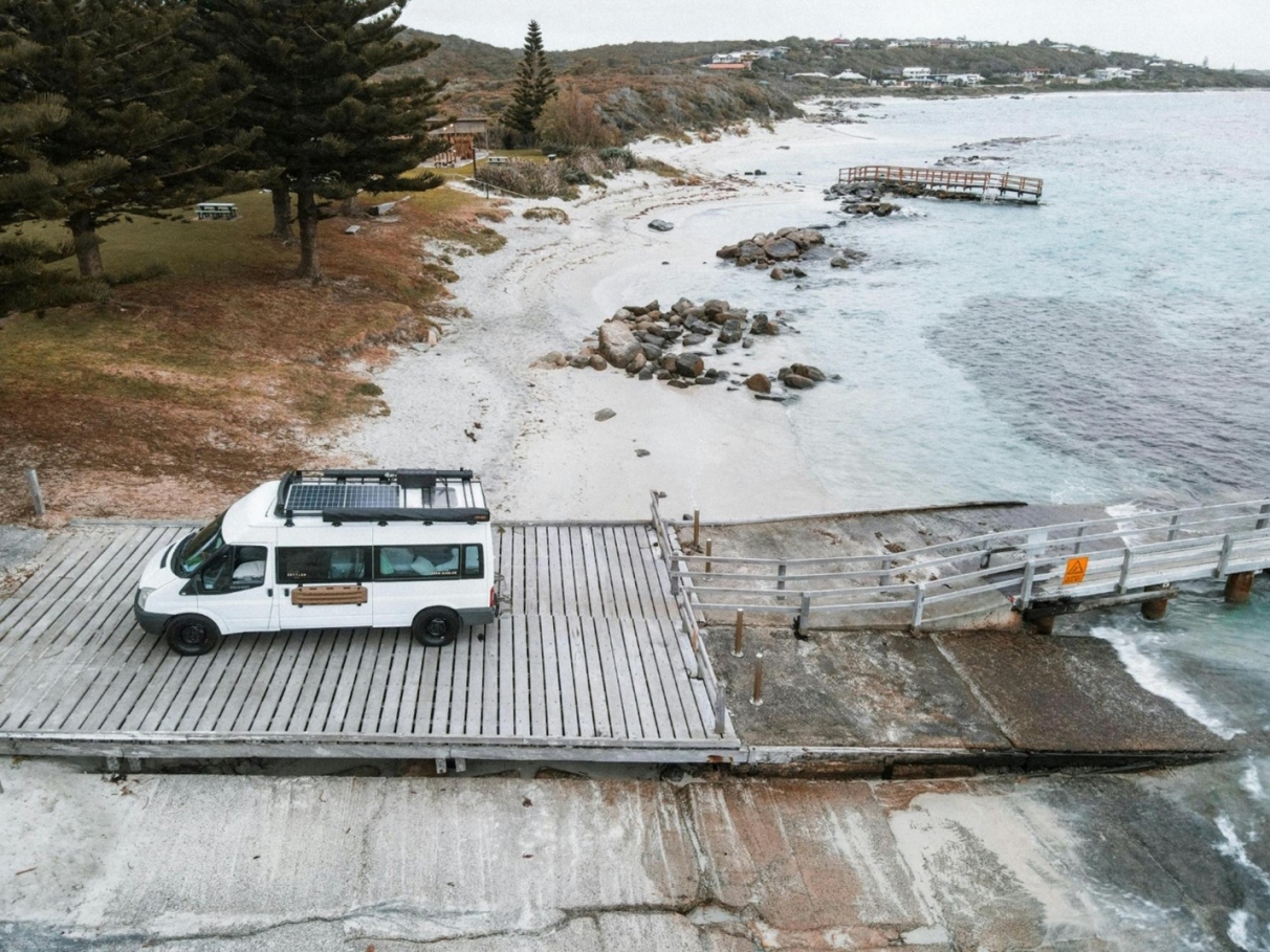 Vanlife : tout sur le panneau solaire pour van et voyage en site isolé !